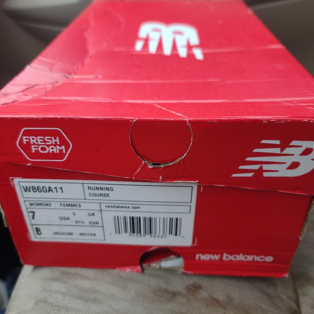 Women's New Balance 860v10 7B